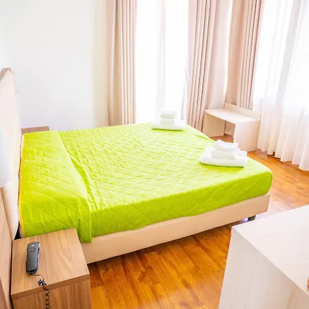 Ξενοδοχείο Bella Peschiera 3*