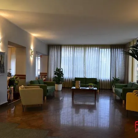 Bella Peschiera Hotel 3*