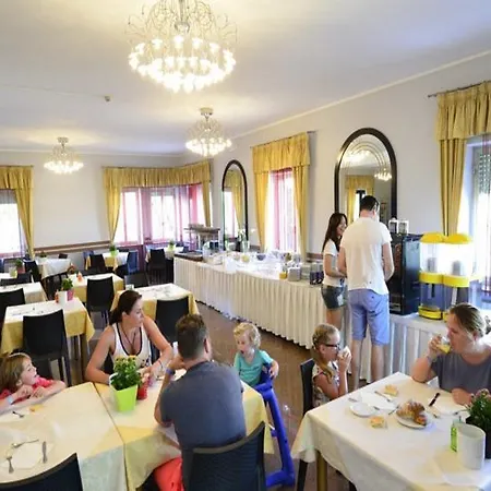 Ξενοδοχείο Bella Peschiera 3*