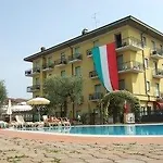 Bella Peschiera Hotel 3*